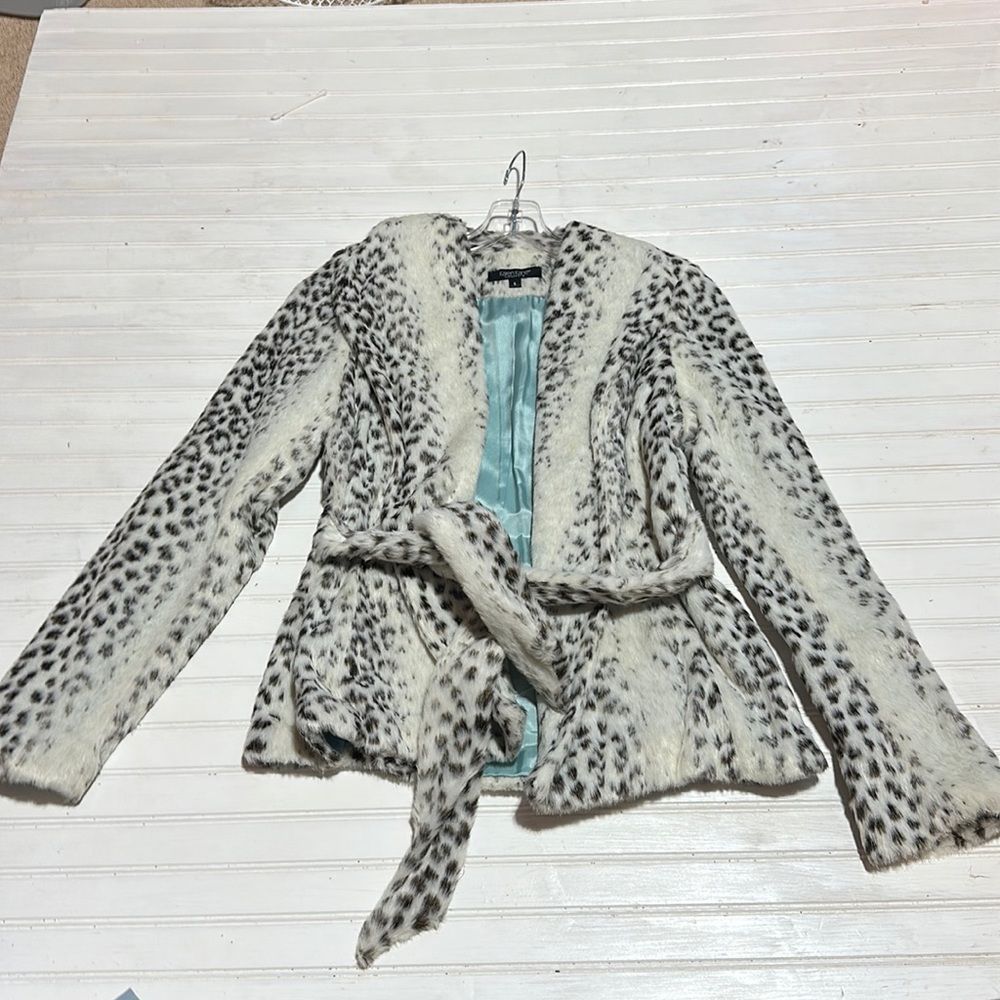 Karen Kane lifestyle far jacket, size small